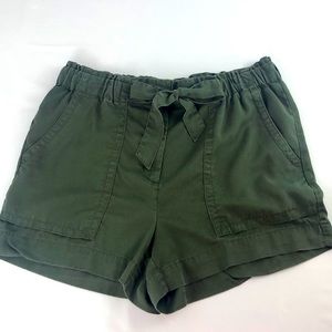 Loft outlet brand size 8 olive green shorts with elastic waistband